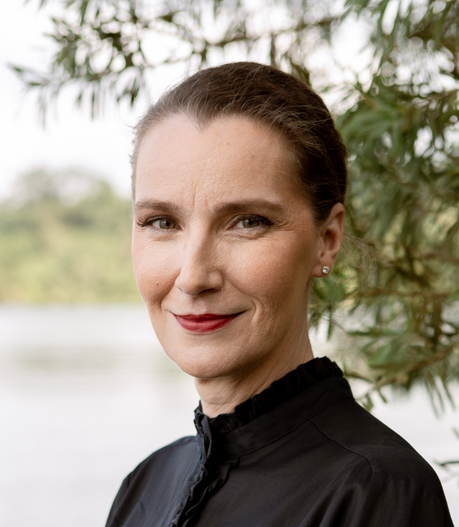 Nicole van der Elst Desai