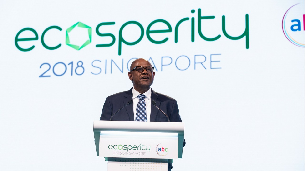 Forest Whitaker delivering a speech before the fireside chat