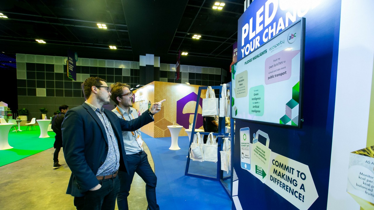 Delegates at the Ecosperity 2018 conference were asked to make pledges to lead more sustainable lives.